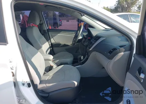 2017 Hyundai Accent Value Edition z USA, uszkodzony, nr VIN KMHCT4AE9HU282743